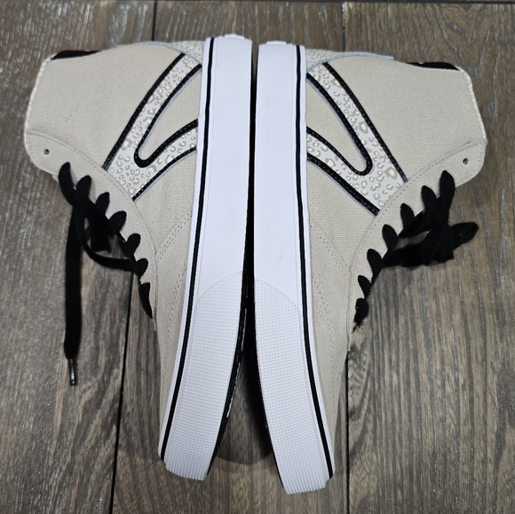 Airwalk Varial Beige Black Animal Print Denim High Top Shoes WOMENS SZ 8 - Picture 7 of 10